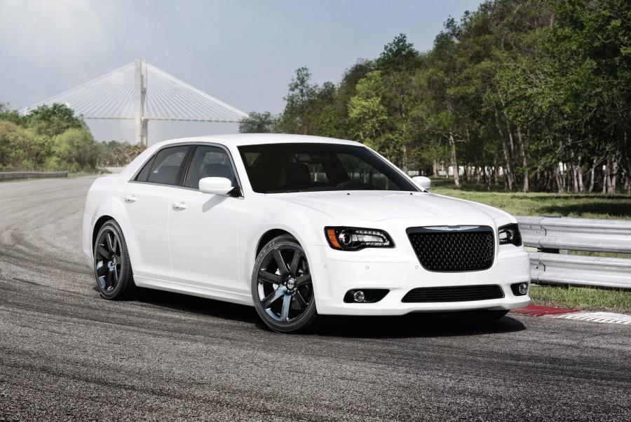  Chrysler 300C SRT8 2012 года  (фото 68 из 100)
